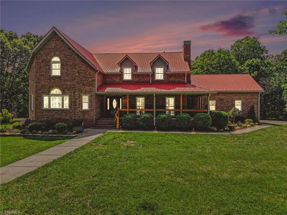 3190 Macbrandon Lane Pfafftown, NC 27040
