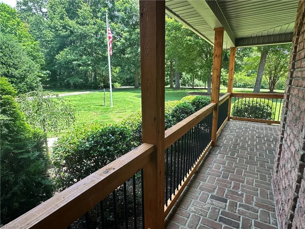 3190 Macbrandon Lane Pfafftown, NC 27040