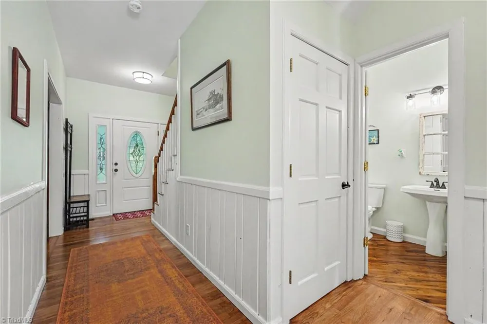 3190 Macbrandon Lane Pfafftown, NC 27040