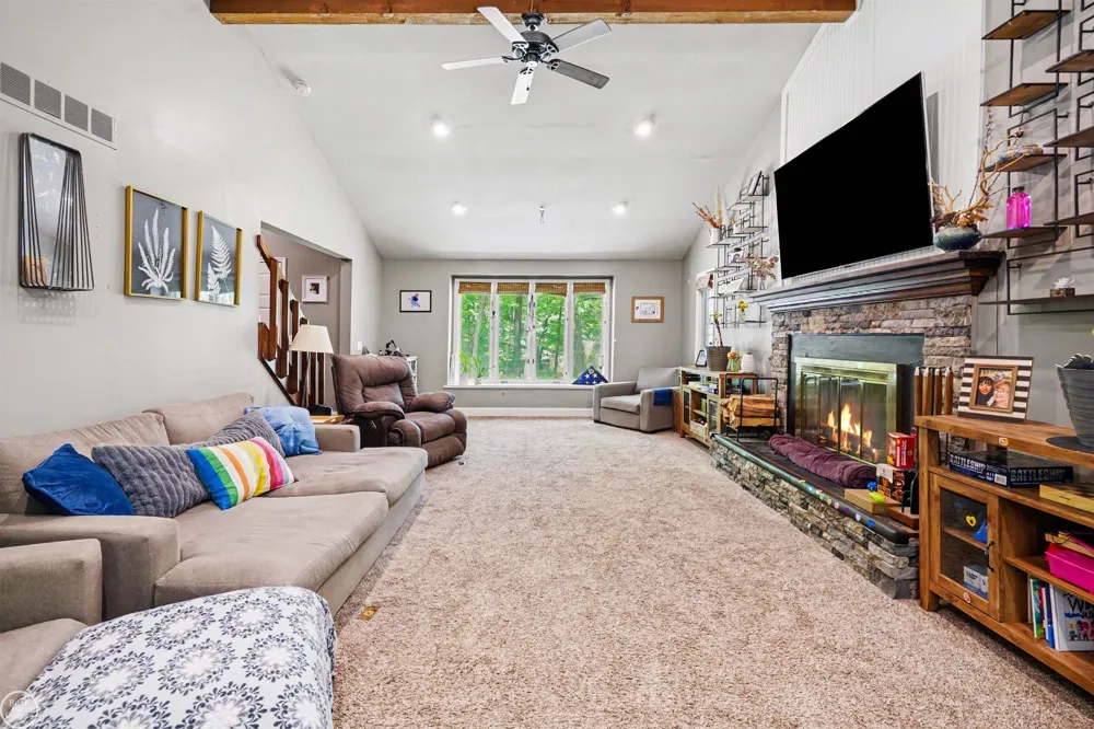 9065 Autumnglo Drive Clarkston City, MI 48348