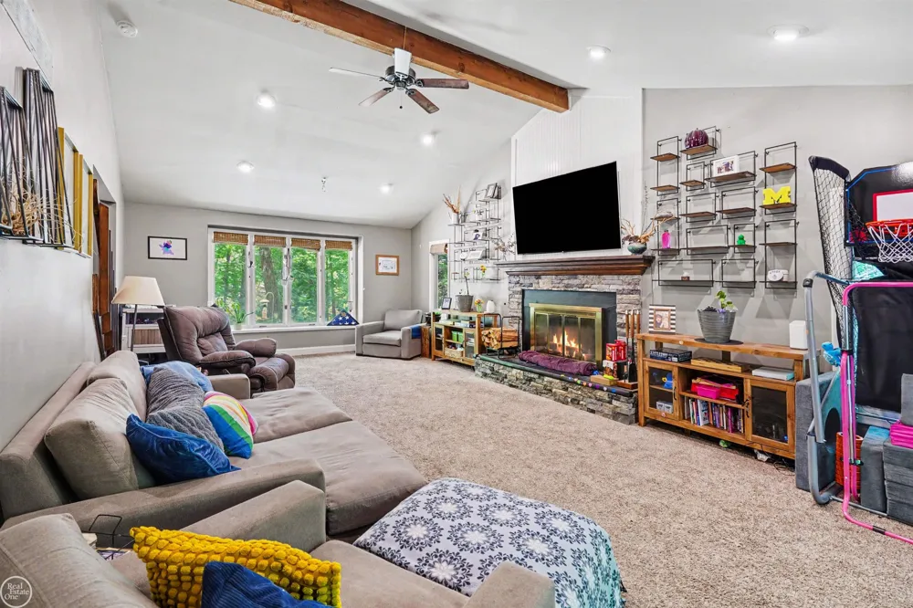 9065 Autumnglo Drive Clarkston City, MI 48348