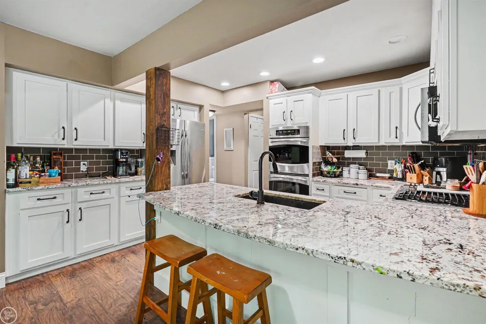 9065 Autumnglo Drive Clarkston City, MI 48348