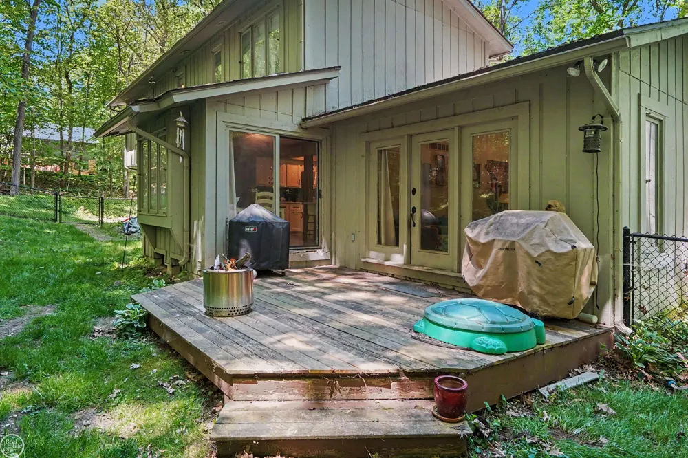 9065 Autumnglo Drive Clarkston City, MI 48348