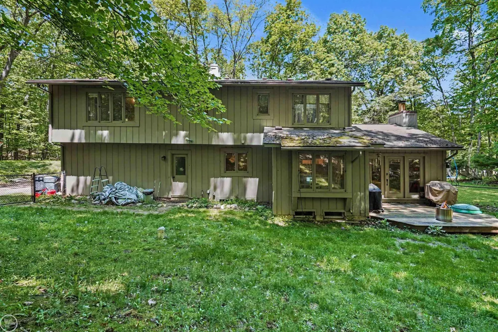 9065 Autumnglo Drive Clarkston City, MI 48348