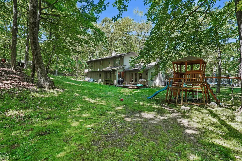 9065 Autumnglo Drive Clarkston City, MI 48348