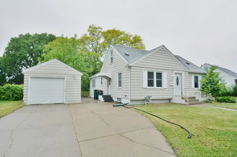 4522 Chatham Road NE
