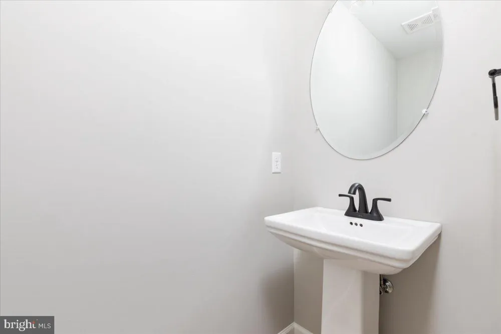 201 EAST LOCUST STREET Woodstock, VA 22664