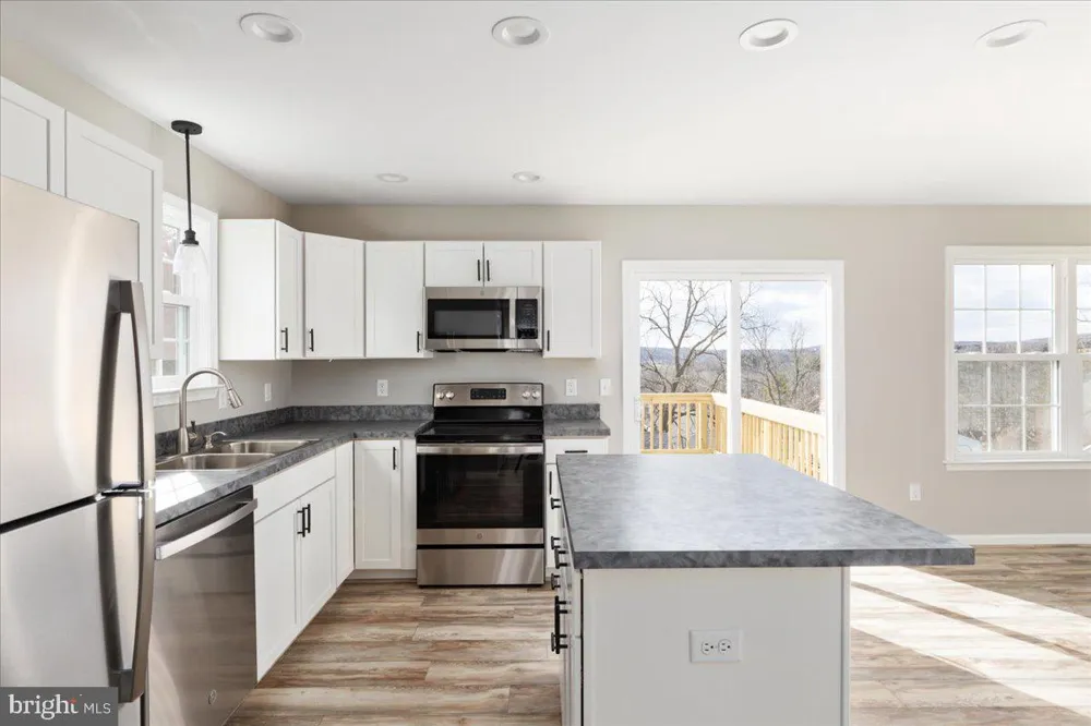 201 EAST LOCUST STREET Woodstock, VA 22664