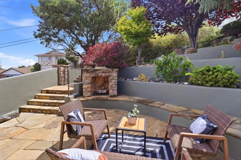 2945 Monte Cresta Drive Belmont, CA 94002