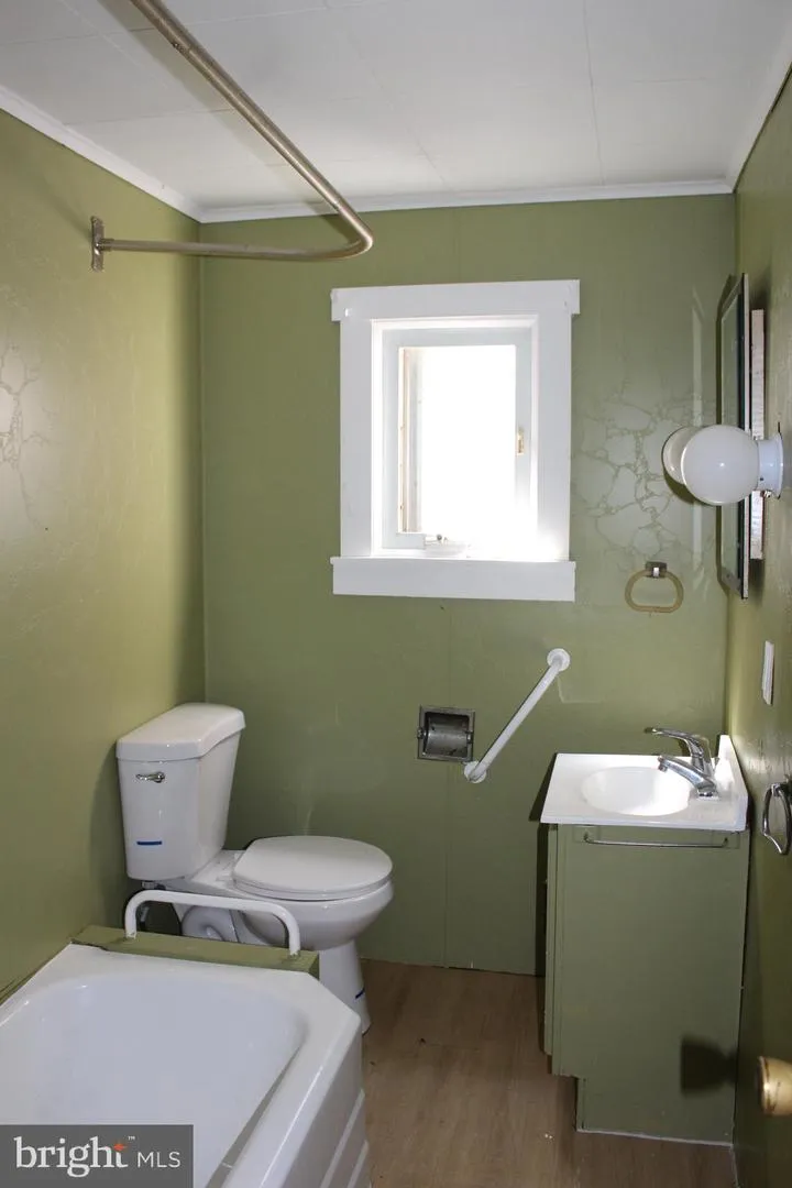 148 LOCUST STREET Mount Carmel, PA 17851