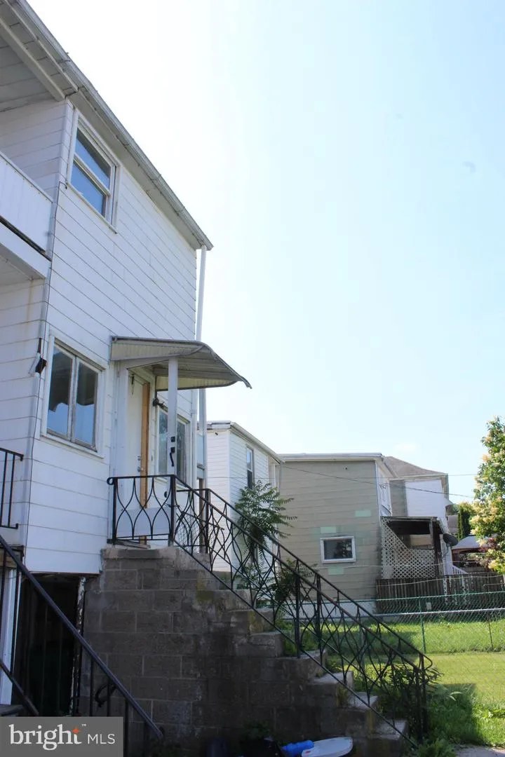 148 LOCUST STREET Mount Carmel, PA 17851