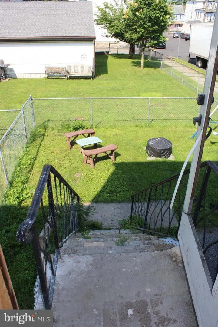 148 LOCUST STREET Mount Carmel, PA 17851