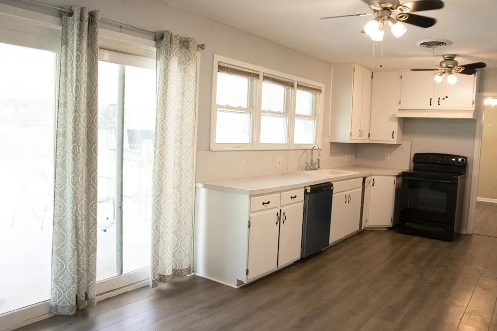 918 S Varella Street Mexia, TX 76667