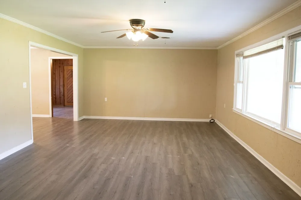 918 S Varella Street Mexia, TX 76667