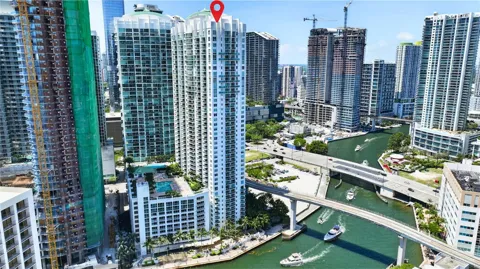 31 SE 5TH STREET #203