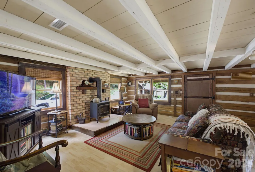 1239 W McGuinn Road Mill Spring, NC 28756