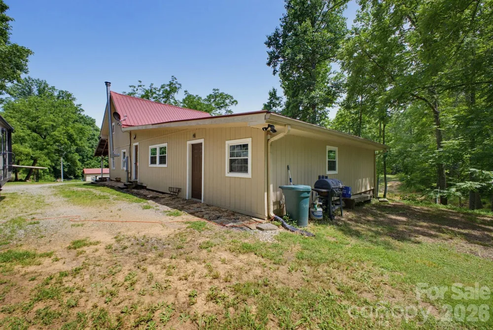 1239 W McGuinn Road Mill Spring, NC 28756