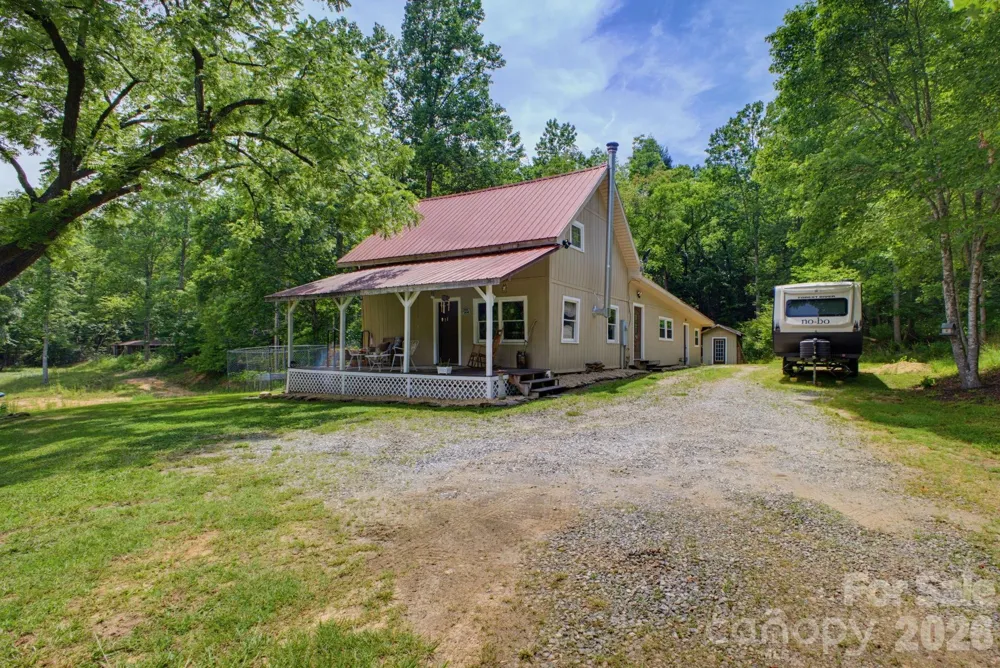 1239 W McGuinn Road Mill Spring, NC 28756