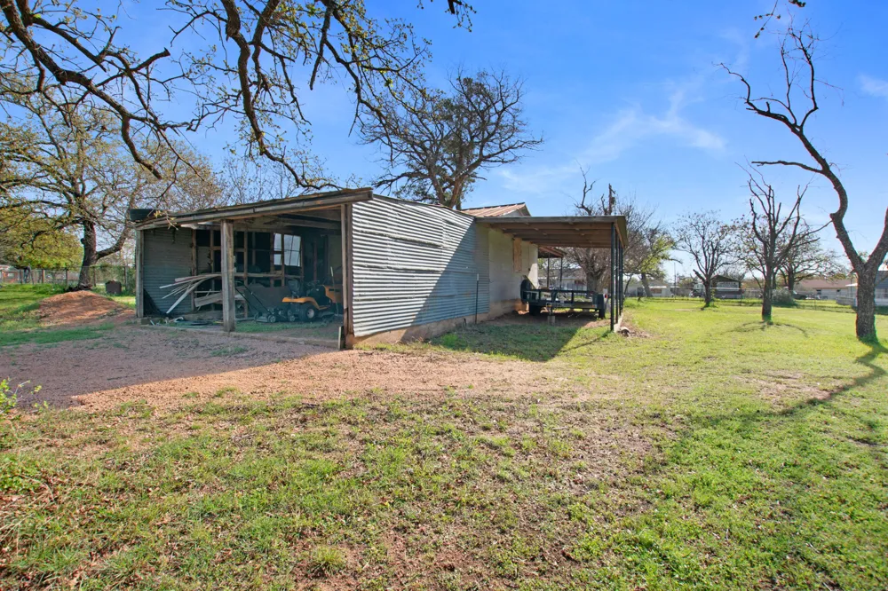 1365 Norma Lane Tow, TX 78672