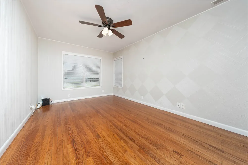 923 Grant Place Corpus Christi, TX 78411