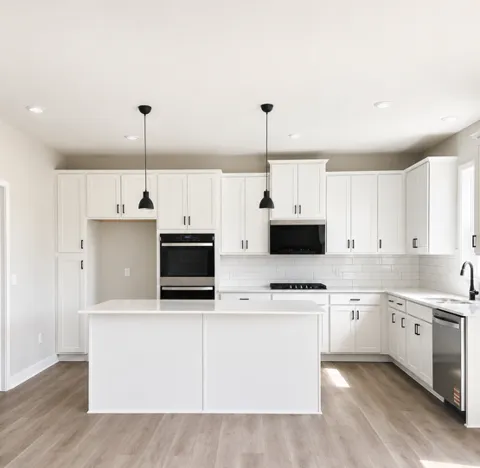 921 Foxglove Terrace