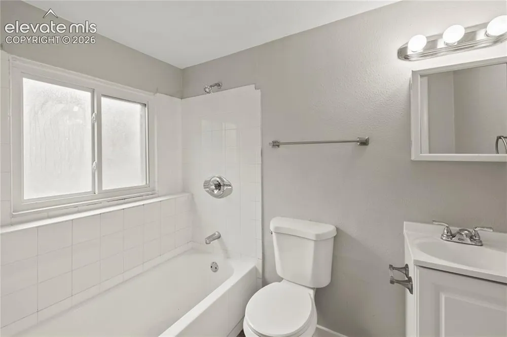4316 College View Drive Colorado Springs, CO 80906