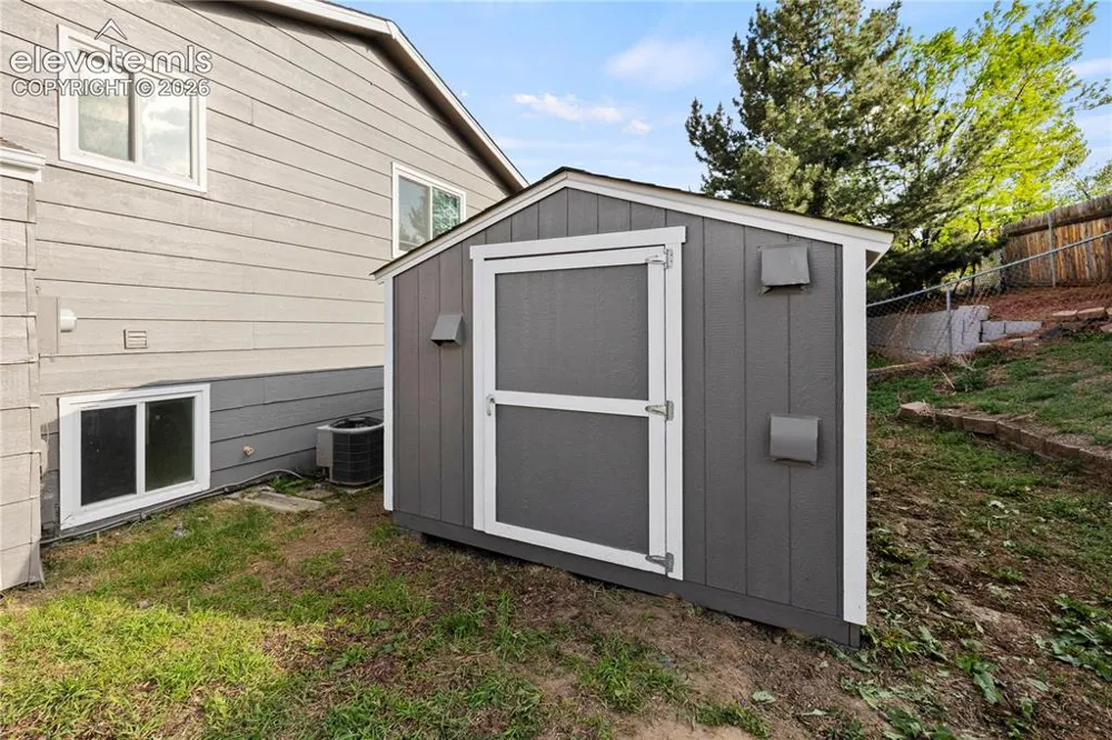 4316 College View Drive Colorado Springs, CO 80906