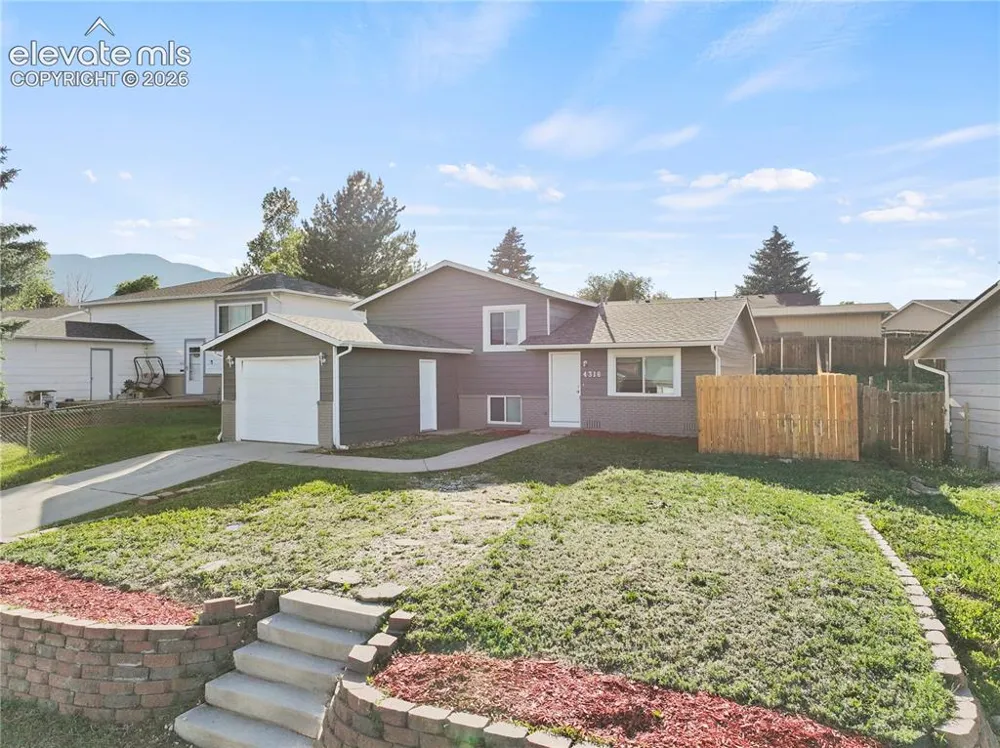 4316 College View Drive Colorado Springs, CO 80906