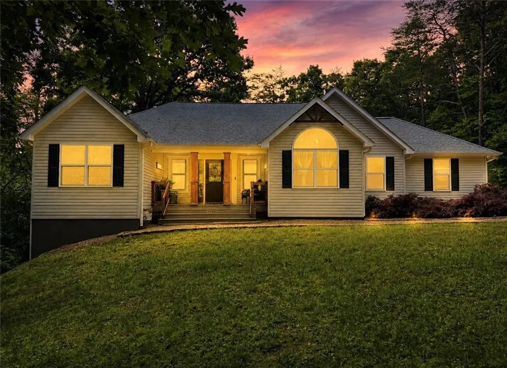 227 Clarkesville Heights Drive Clarkesville, GA 30523
