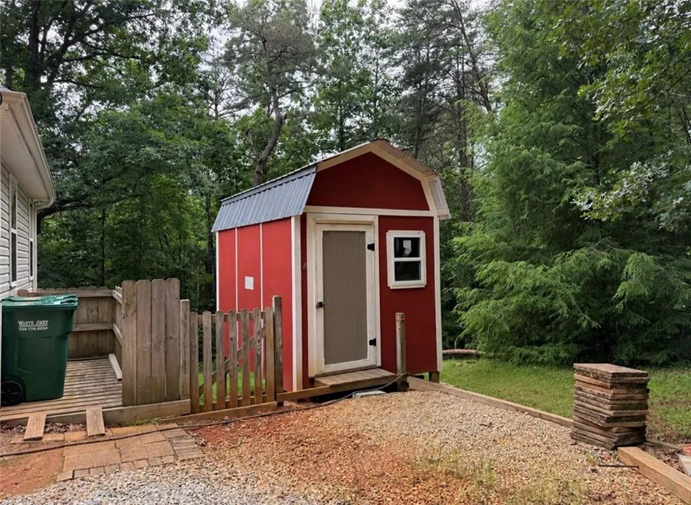 227 Clarkesville Heights Drive Clarkesville, GA 30523