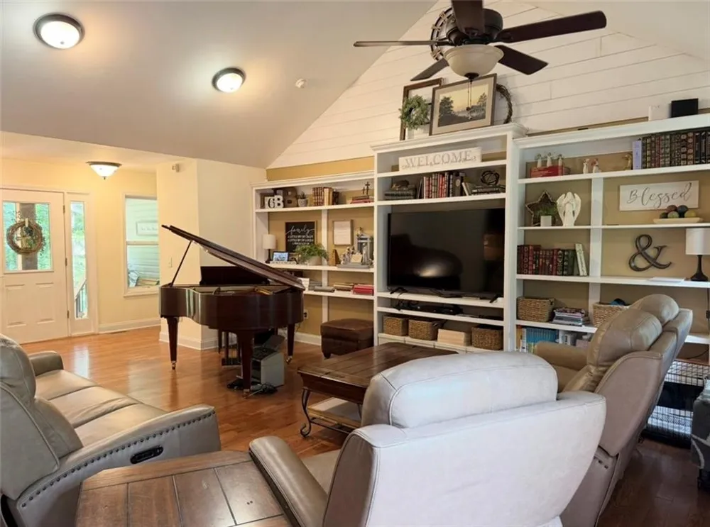 227 Clarkesville Heights Drive Clarkesville, GA 30523