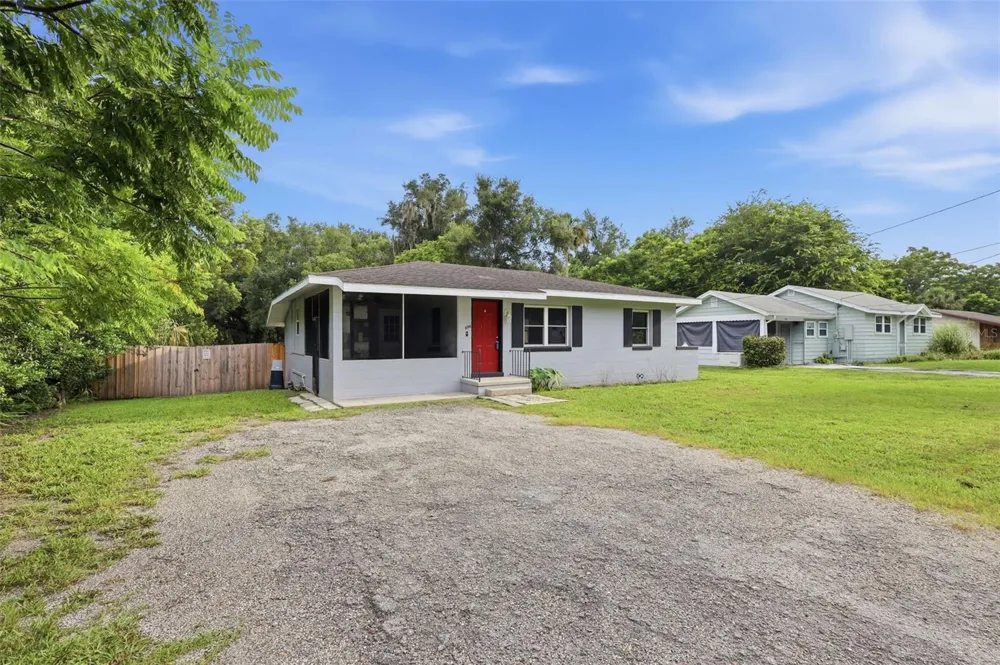320 W GRAVES AVENUE Orange City, FL 32763