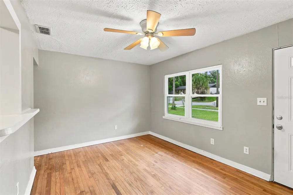 320 W GRAVES AVENUE Orange City, FL 32763