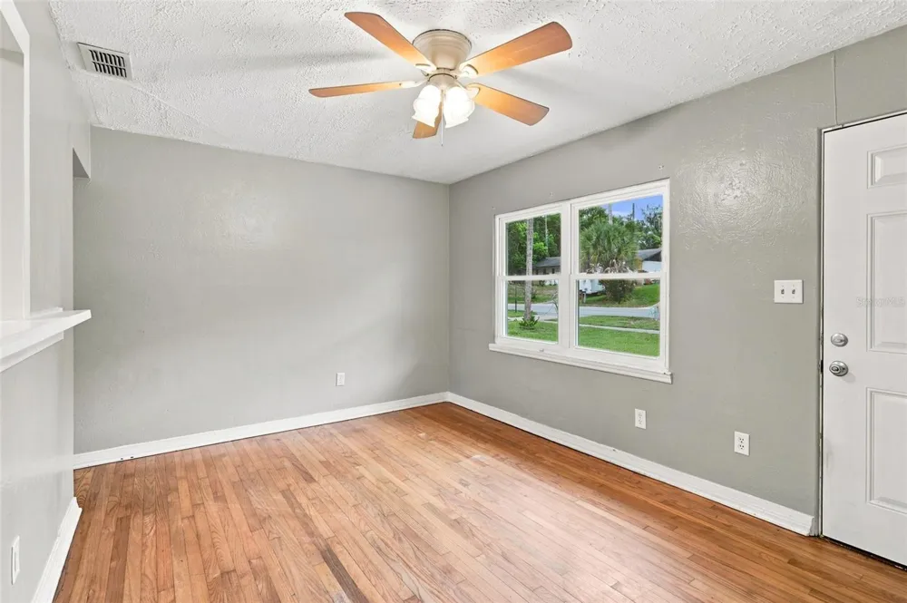 320 W GRAVES AVENUE Orange City, FL 32763