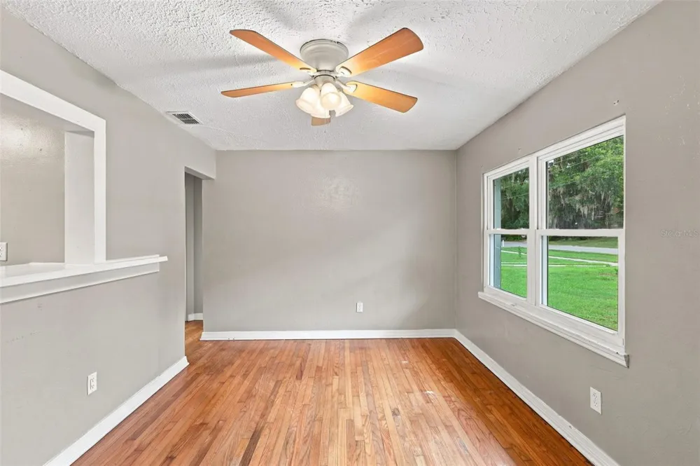 320 W GRAVES AVENUE Orange City, FL 32763
