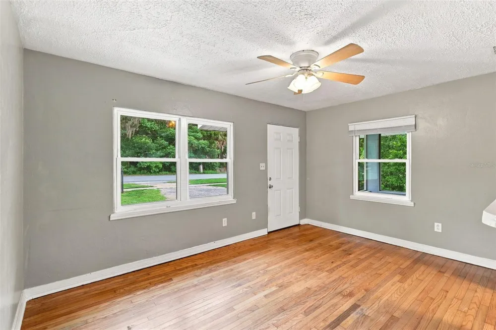 320 W GRAVES AVENUE Orange City, FL 32763