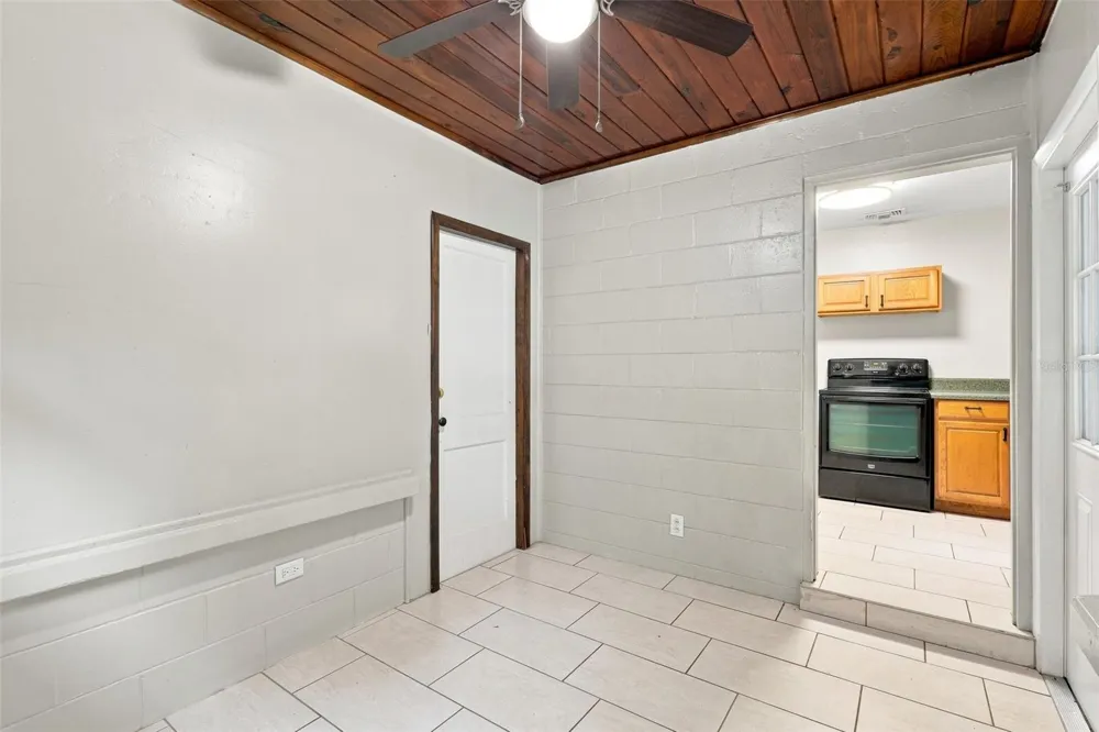 320 W GRAVES AVENUE Orange City, FL 32763