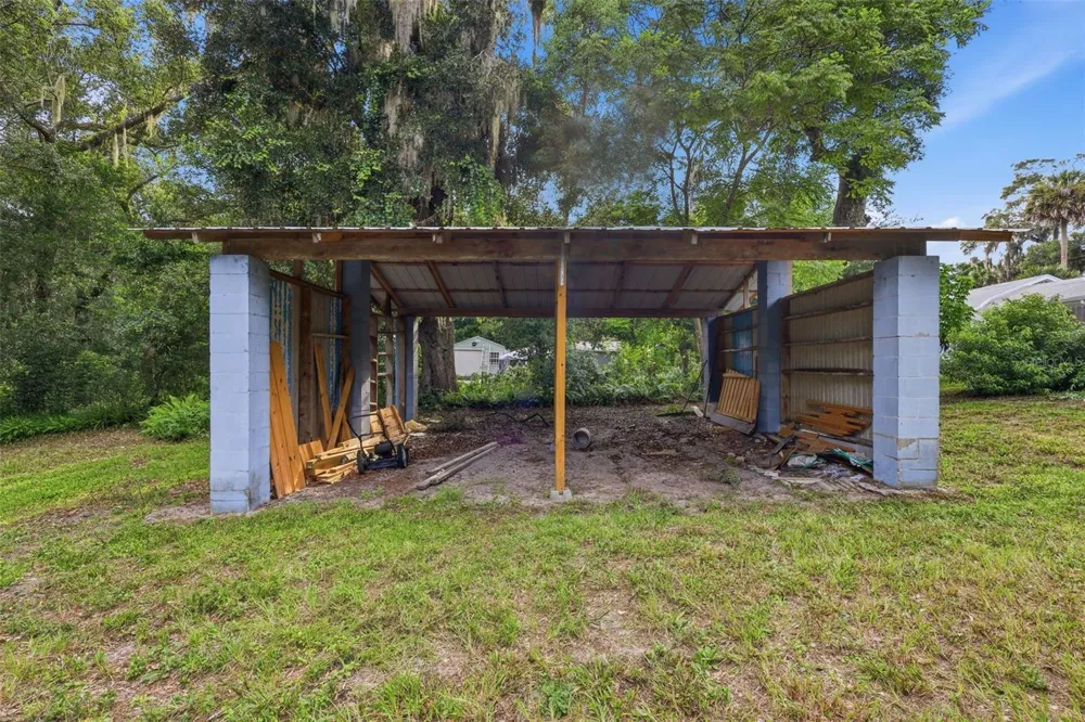 320 W GRAVES AVENUE Orange City, FL 32763