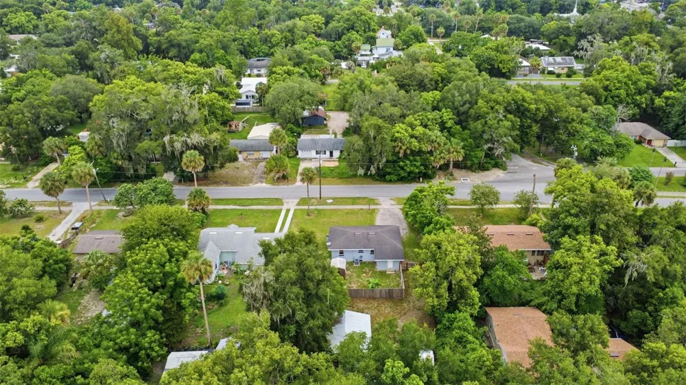 320 W GRAVES AVENUE Orange City, FL 32763