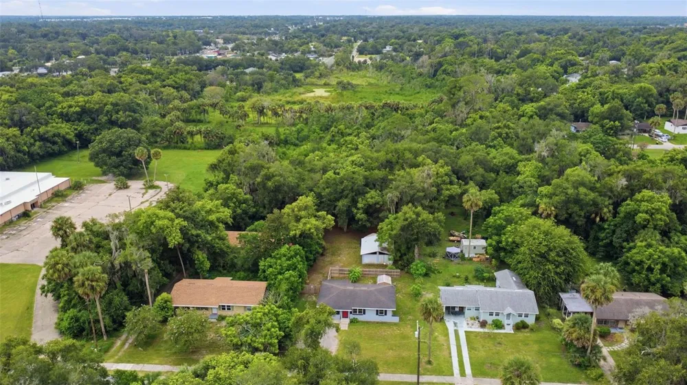 320 W GRAVES AVENUE Orange City, FL 32763