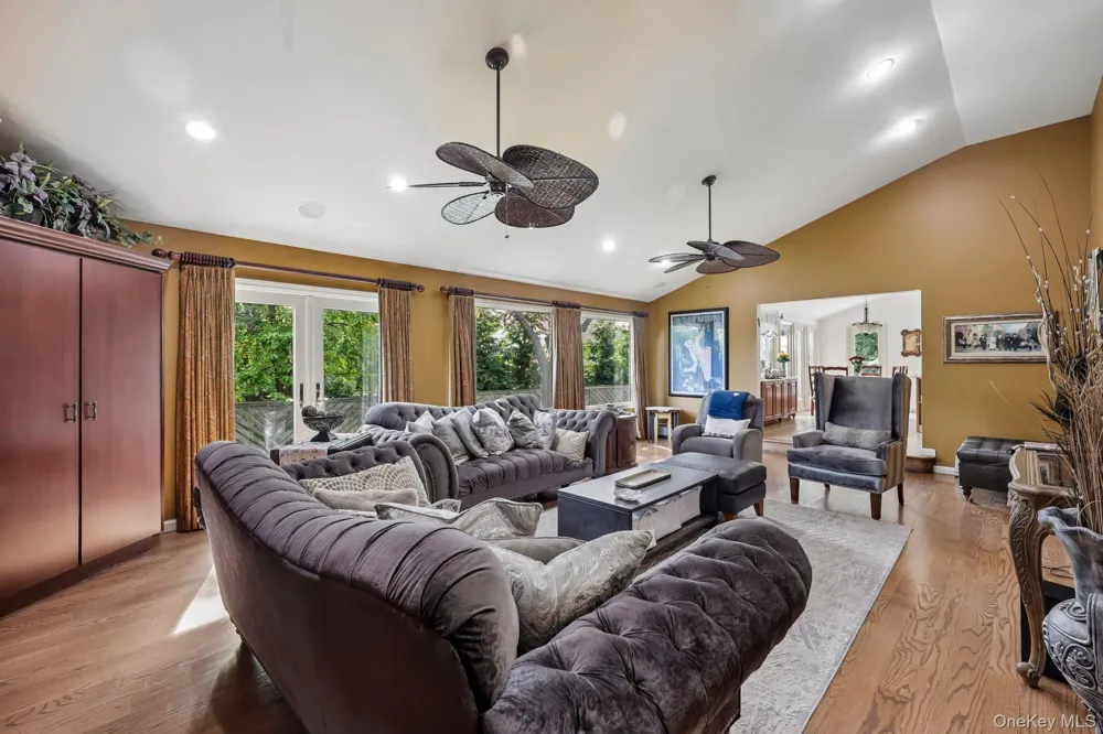 1304 Harbor Road Hewlett Harbor, NY 11557