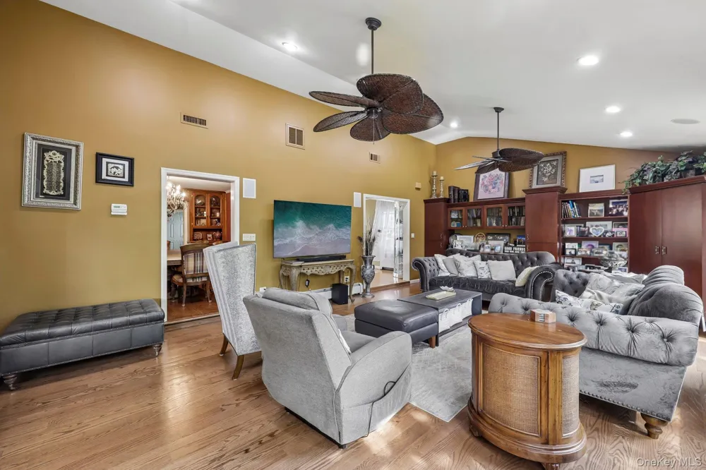 1304 Harbor Road Hewlett Harbor, NY 11557