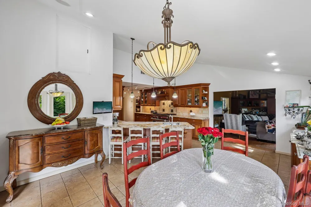 1304 Harbor Road Hewlett Harbor, NY 11557