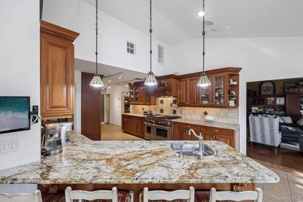 1304 Harbor Road Hewlett Harbor, NY 11557