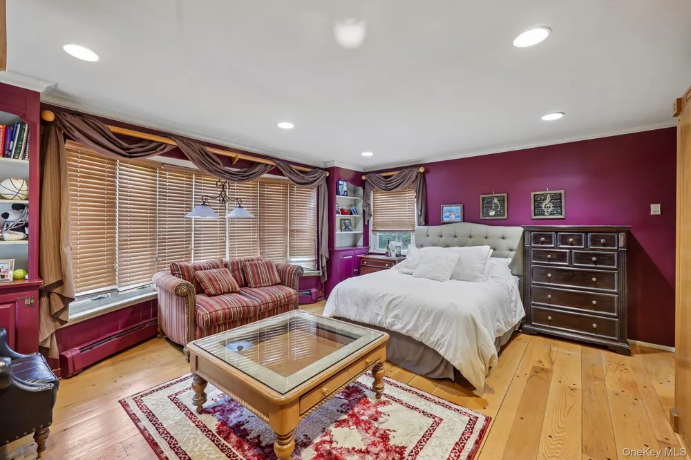 1304 Harbor Road Hewlett Harbor, NY 11557