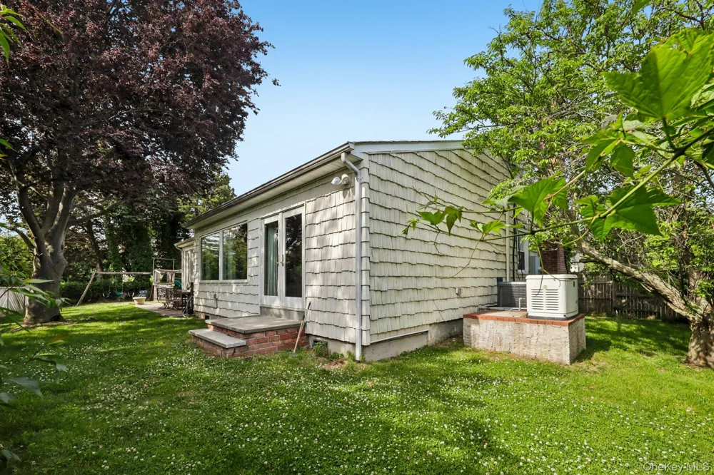 1304 Harbor Road Hewlett Harbor, NY 11557