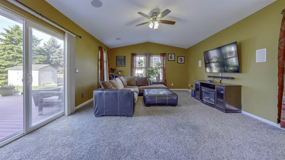 915 Deer Run Union Charter Township, MI 48858