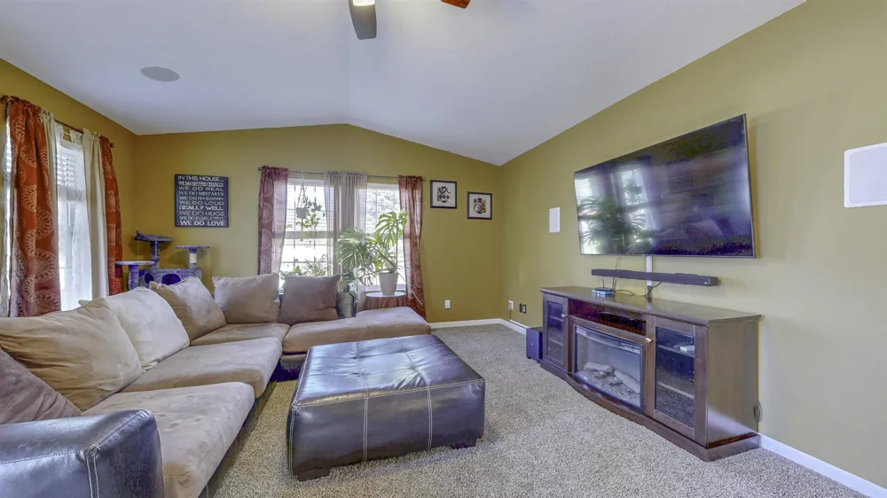 915 Deer Run Union Charter Township, MI 48858