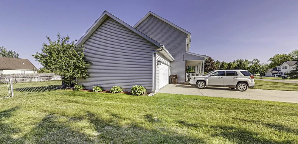 915 Deer Run Union Charter Township, MI 48858