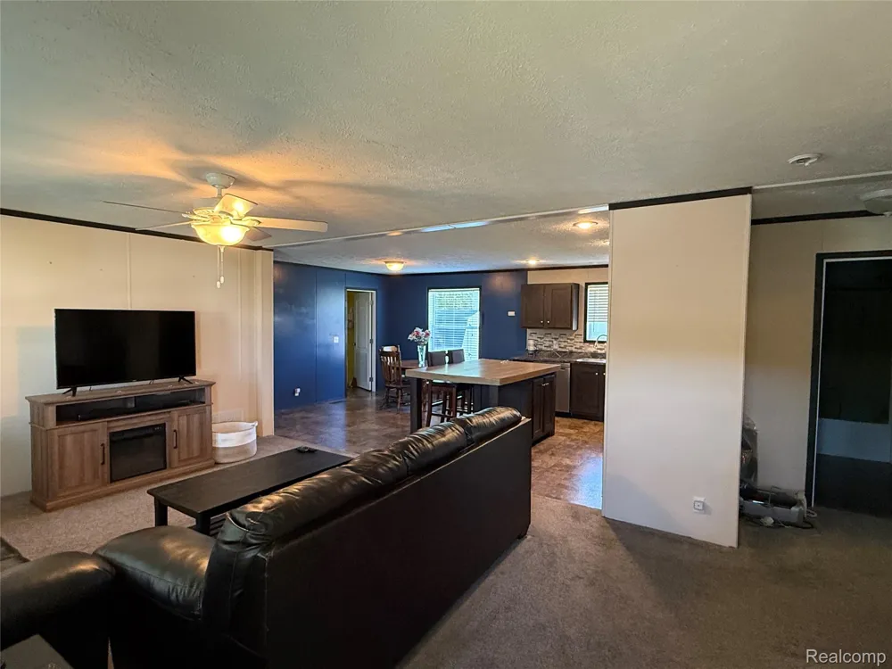 1101 Forest Lane Columbus Township, MI 48063